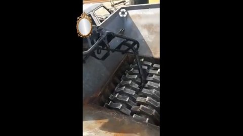 Шредер. Эта машина для уничтожения вызывает чувство уважения. Смотрите