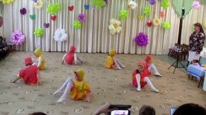 Танец девочек "Маленькие гномики"