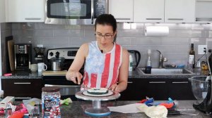 First Attempt at a 4th of July Piñata Cake | Byte Size Bakes