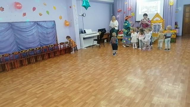 Праздник осени в первой младшей группе "Теремок" смотреть онлайн
