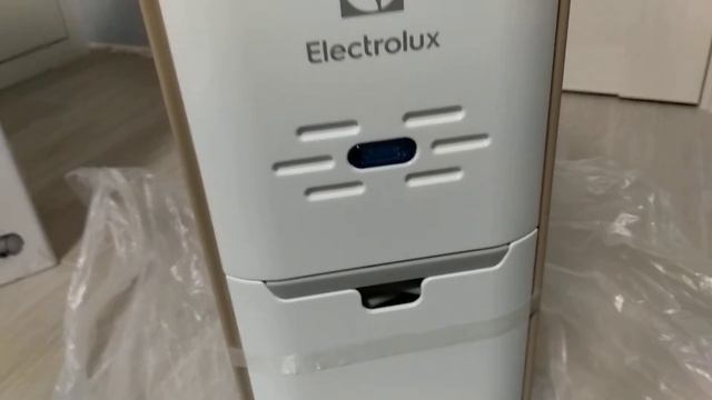 Распаковка - Масляный радиатор Electrolux EOH/M-9157 смотреть онлайн