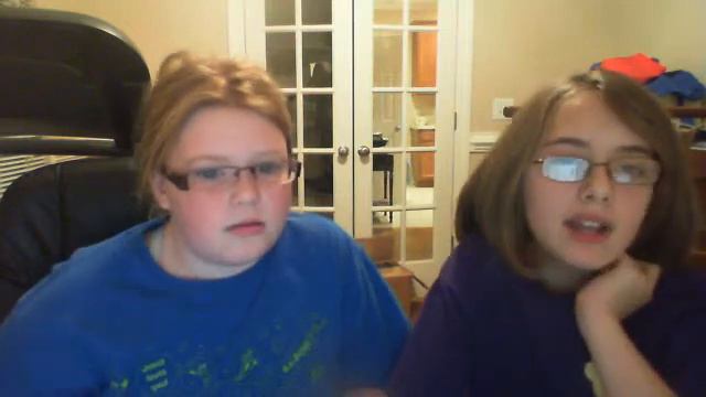 Leah and Kristyn singing Natuarally by Selena Gomez смотреть онлайн