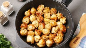 Пельмени жареные с овощами