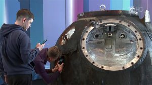 В столичном Манеже установили капсулу, в которой на Землю вернулся киноэкипаж фильма "Вызов"