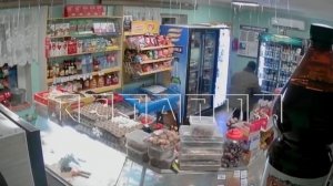 Сотрудник фермы с ружьём угнал автомобиль и поехал в соседний район грабить магазины