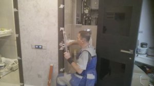 Врезка магнитных ответок в дверной короб.