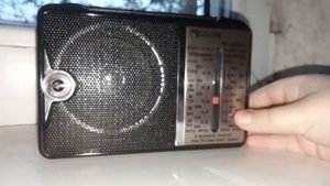 Радиоприемник GOLON RX-606AC. Диапазон SW, прием в 01.10.2023 около 18:35