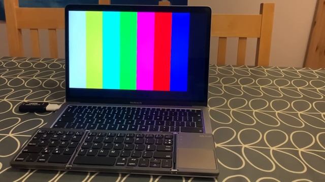 Raspberry Pi Zero 2W with M1 MacBook Air. HDMI IN. смотреть онлайн