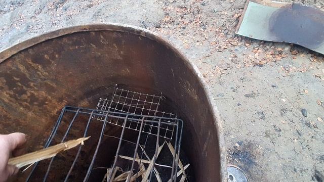 КАК ФИННЫ НА САМОМ ДЕЛЕ КОПТЯТ РЫБУ И ПОЧЕМУ ТОЛЬКО ПОСЛЕ ЗАМОРОЗКИ. смотреть онлайн