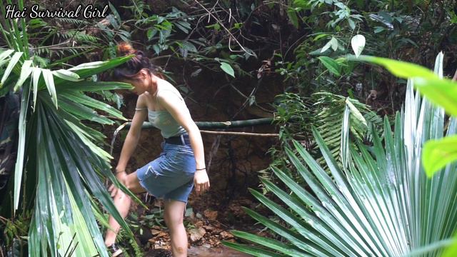 Girl Camping Alone. Off-grid Life And Building External Bathrooms | Hai Survival Girl смотреть онлайн