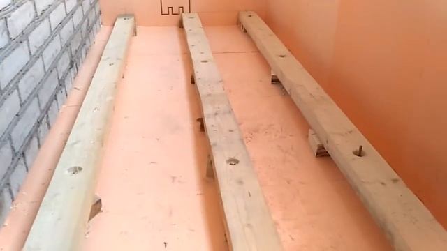 Утепление лоджии плитами пеноплекс . Установка лаг для пола.