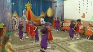 Танец баклажанов и помидорок на осеннем утреннике 2018 в младшей группе Муз рук Максюта Г В