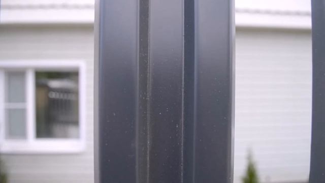 Забор из металлического штакетника с имитацией кирпичных столбов смотреть онлайн