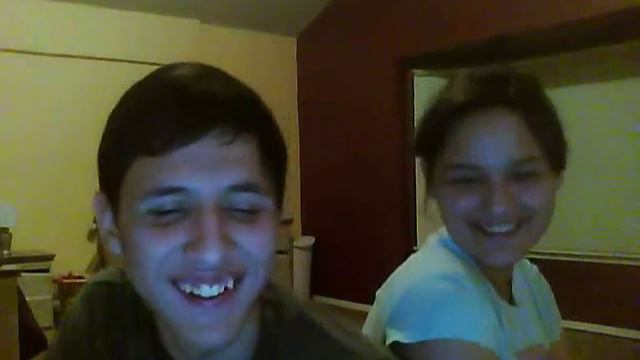 Stephanie's reaction to "Alien Prank Gone Wrong." смотреть онлайн