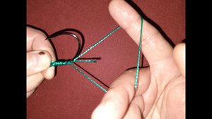 УЗЕЛ ДЛЯ КРЮЧКОВ ДВУМЯ ПАЛЬЦАМИ ! Простой, Ровный и надёжный узел для крючков петлёй двумя пальцами