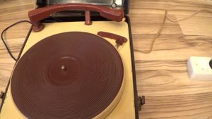 Проигрыватель приставка Эльфа-7 карболит.