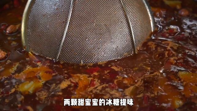 小雨做泡椒雞爪和虎皮雞爪，和金老師邊吃邊喝啤酒，啃完還要舔手指！【市民朱小雨】 смотреть онлайн