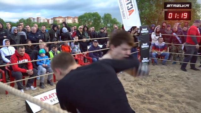 ПРОГРАМИСТ против БАНКИРА !!! Крутой Бой !!! смотреть онлайн