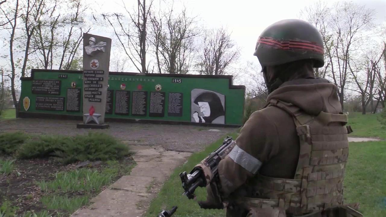Мирная жизнь возвращается в города, еще недавно занятые украинскими националистами