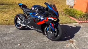 BMW S 1000 RR VS BMW M 1000 RR