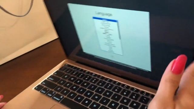 Macbook Air 13-inch 2020 Unboxing and Setup смотреть онлайн
