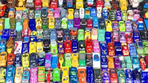 Машинки из Мультика Тачки Дисней Молния Маквин Очень Много Машинок