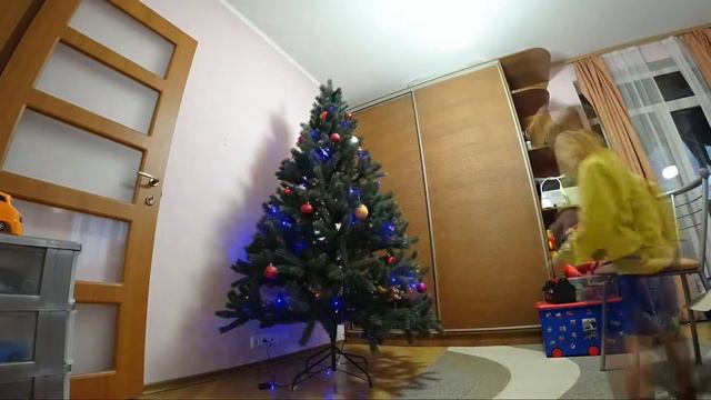 Наряжаем елку. Новый год 2019 смотреть онлайн