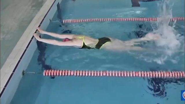 упражнение кувырок у бортика