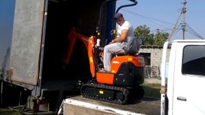 Японский мини экскаватор Kubota K008