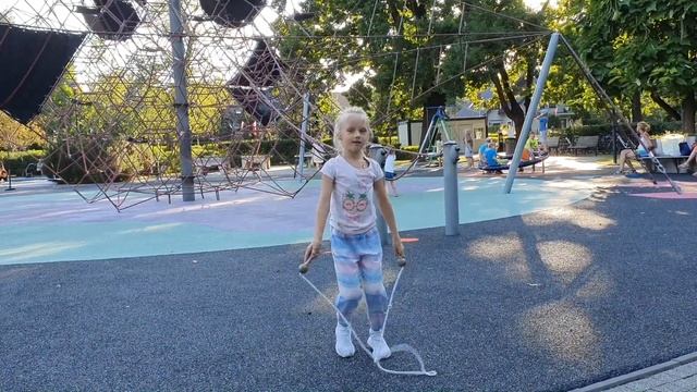 Заказ Ординари / Саша научилась прыгать на скакалке / В Бедронке смотреть онлайн