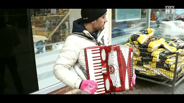 Street Music In Sutton Coldfield Featuring GEORGE смотреть онлайн