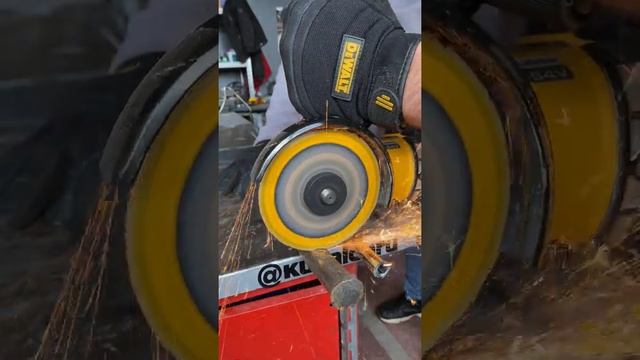 Diamond disc for metal cutting DeWalt DT40252-QZ \ Алмазный диск для резки металла DeWALT