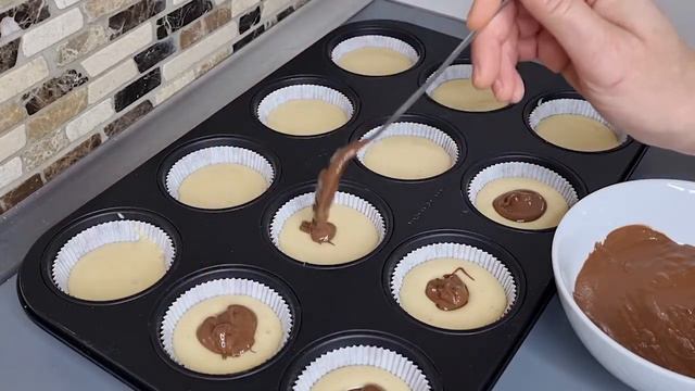 Просто , быстро и очень вкусно .Кексы с Нутеллой . 30 минут и готово .
