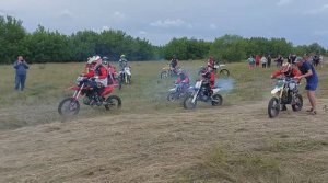 Крутой мотокросс по песку! Cool motocross in the sand! Фестиваль "По Суре из прошлого в будущее"