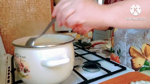 Гречаний суп. Все просто і смачно. Без м'яса, а ситно.