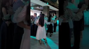 выпускной дочи! 24.06.2022. медленный танец отца с дочей на выпускном.