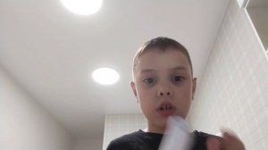 микрофон АНДРЕЙ сделайте микрофон ЛЕГКО из фольги, из бумаги, из картона, из всяких украшений.