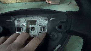 Рено Логан.Обтяжка руля кожей часть 2