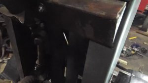 САМОДЕЛЬНЫЙ МИНИ ПОГРУЗЧИК / Установка обшивки + крылья.