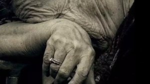 ТРОГАТЕЛЬНЫЙ СТИХ О БАБУШКЕ!СТИХ ПРО БАБУШКУ