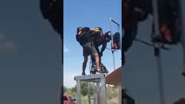 Британец сделал летающий костюм Железного человека смотреть онлайн