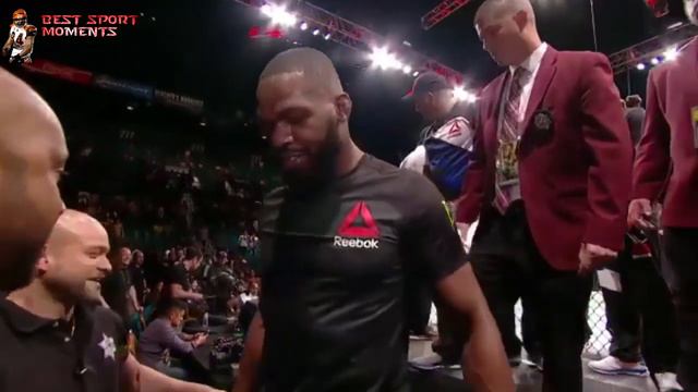Джон Джонс кое что показал Даниелю Корьме после боя смотреть онлайн