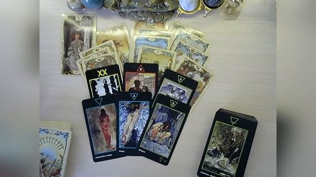 ЕСТЬ ЛИ У МЕНЯ ТАЙНЫЙ ПОКЛОННИК??? ТАРО ГАДАНИЕ смотреть онлайн