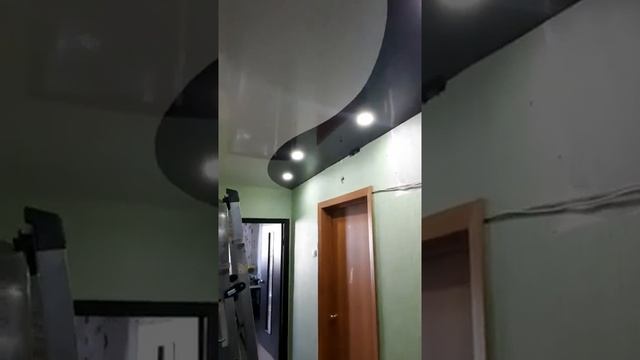 14. Комбинированный натяжной потолок, в коридоре. Дивногорск. смотреть онлайн