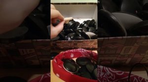 Как снять магнит с одежды в магазине?