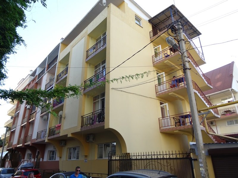 Гостевые дома в Адлере недорого. Отдых в Адлере в Сочи. "Лара" гостевой дом в Адлере смотреть онлайн