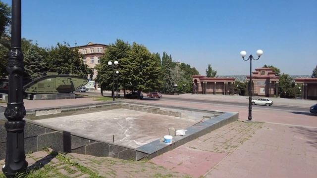 #7 Walking tour Lugansk city, Donbass - City downtown - [4k video] - August 2021 смотреть онлайн