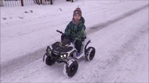 Детский электро квадроцикл  ZHEHUA 12v. надувные колёса