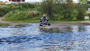 проезд брода на квадроцикле cf Moto 600 без шноркелей