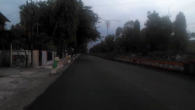 Road in Madiun City, East Java, Indonesia - PG Rejo Agung Baru смотреть онлайн